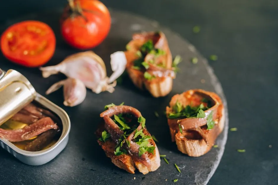 Cantabrian anchovies with homemade peppers