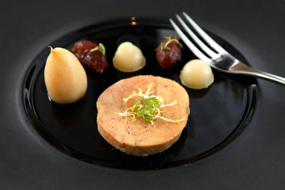 Homemade Duck Foie with Raisins, Pine Nuts and Blanched Apple